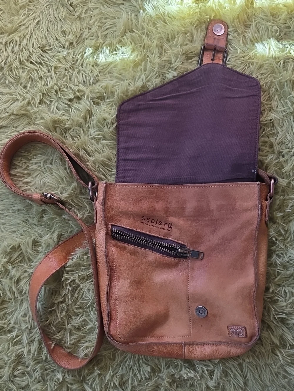 BedStu Crossbody Bag